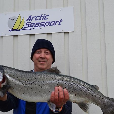 Arctic Seasport Hotell Løding Exteriör bild